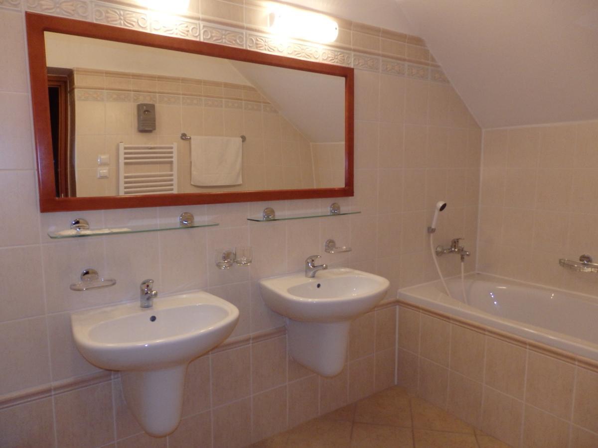 Wellness Hotel Kastiel Jaslovske Bohunice ห้อง รูปภาพ